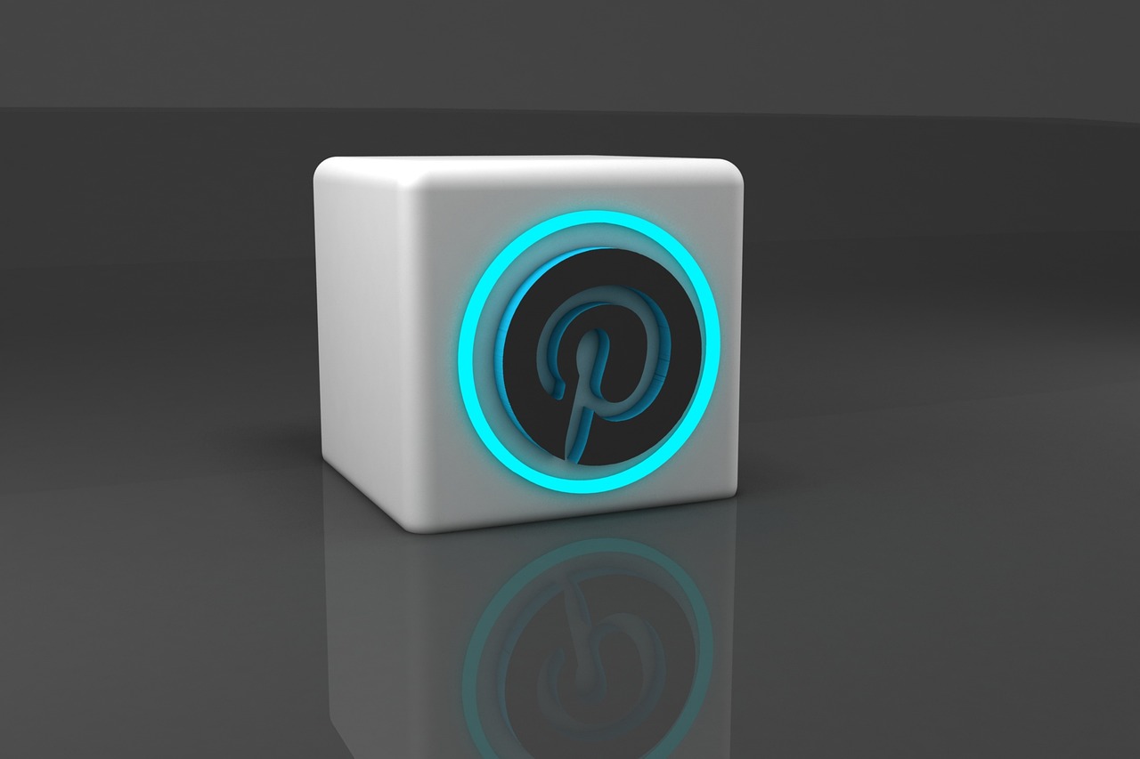 12 Free and Low-Cost Tools to Create Pinterest Graphics